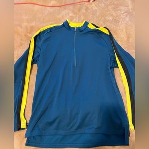 Pear Izumi long sleeve polyester Activewear shirt Size Large in Women’s